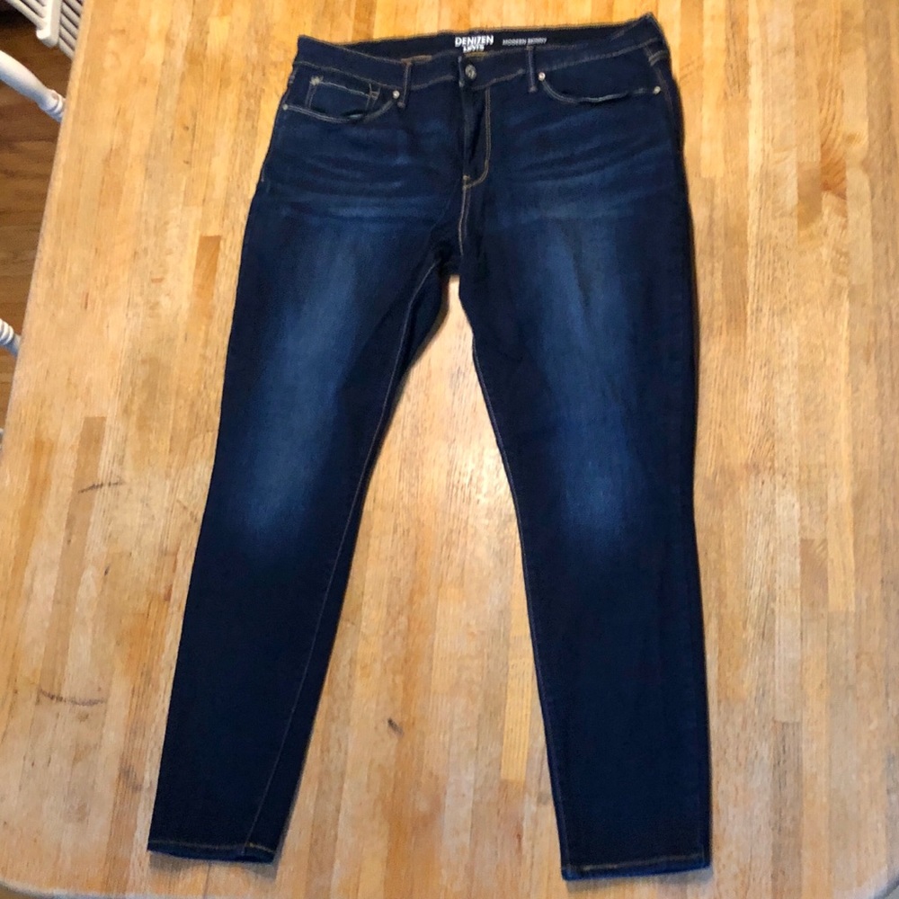 Denizen Mid-Rise Skinny Jeans